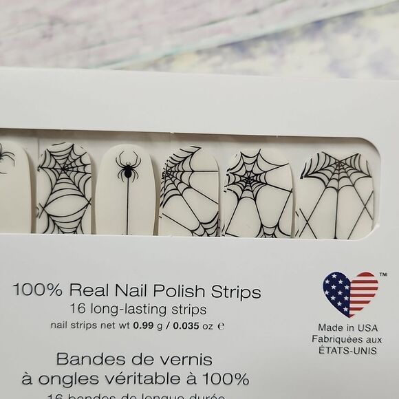 New and sealed Color Street Retired Web of Lies - Picture 3 of 3